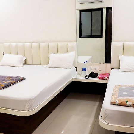 Hotel Gayatri Palace Godarpura Extérieur photo
